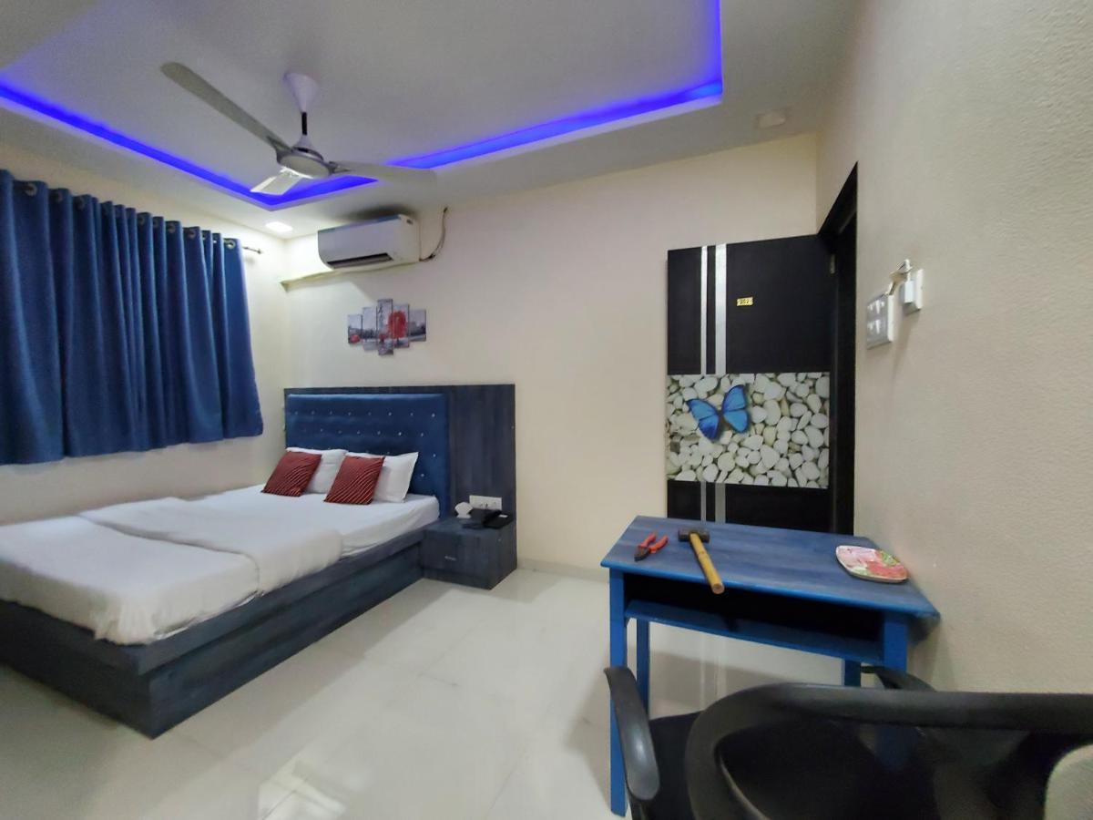 Hotel Mari Aai Residency Nova Bombaim Exterior foto