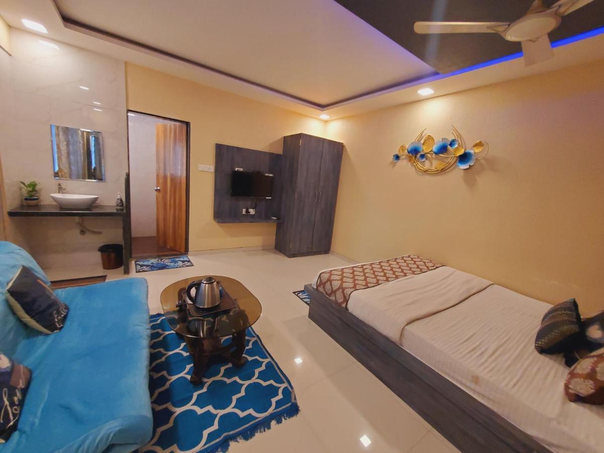 Hotel Mari Aai Residency Nova Bombaim Exterior foto