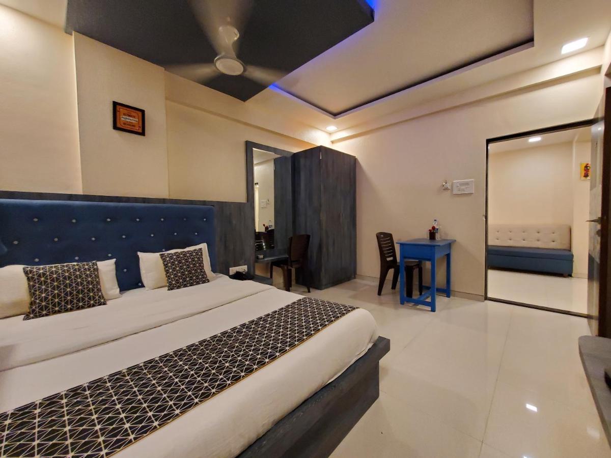 Hotel Mari Aai Residency Nova Bombaim Exterior foto