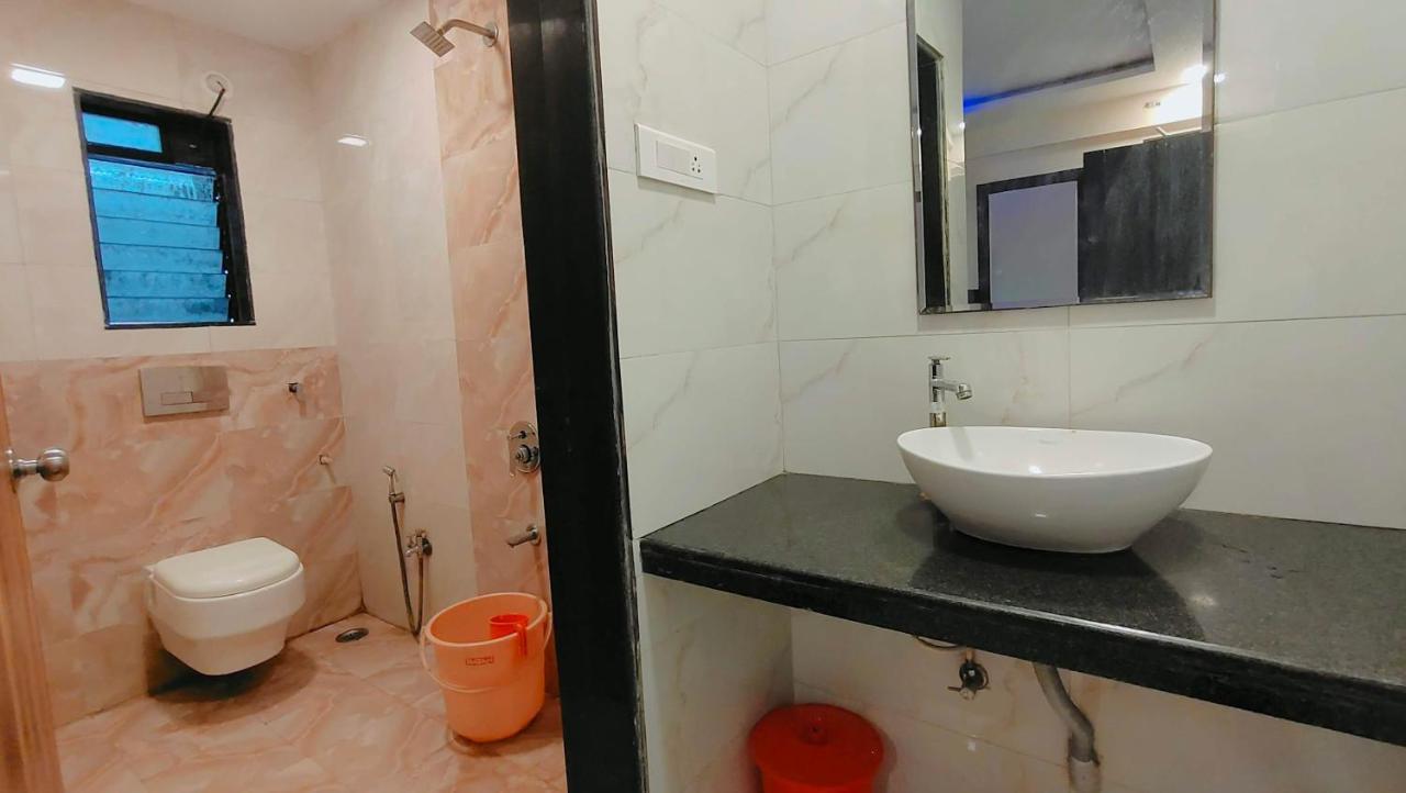 Hotel Mari Aai Residency Nova Bombaim Exterior foto