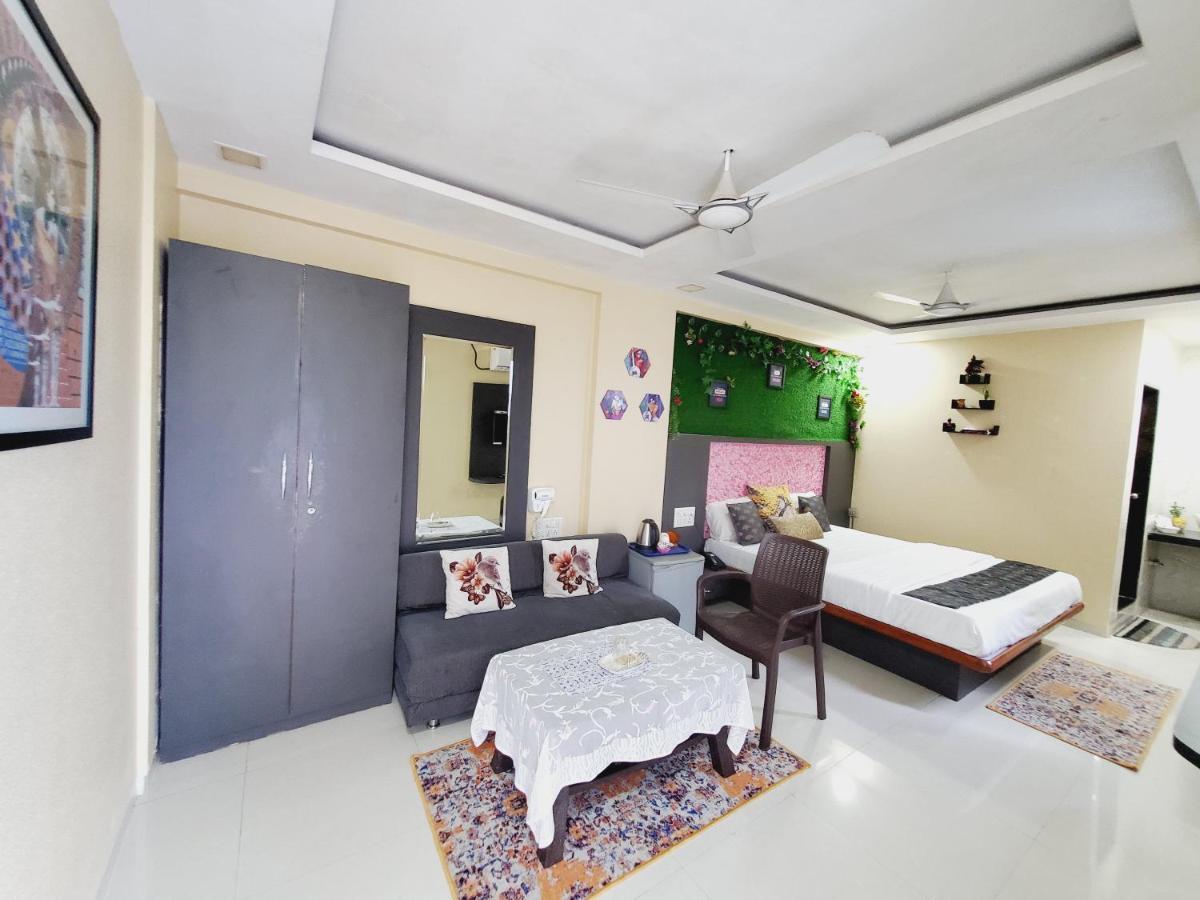 Hotel Mari Aai Residency Nova Bombaim Exterior foto