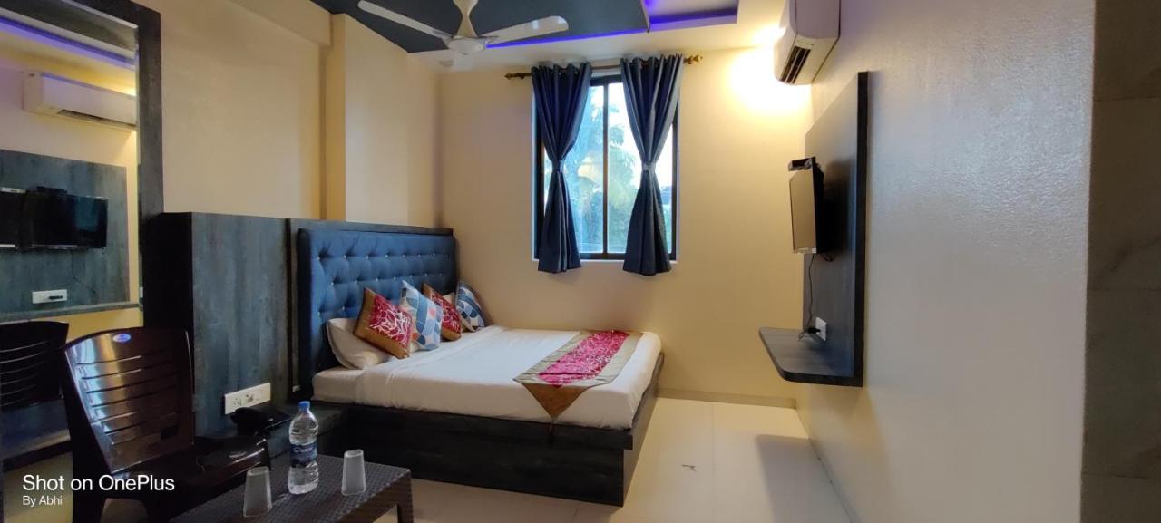 Hotel Mari Aai Residency Nova Bombaim Exterior foto