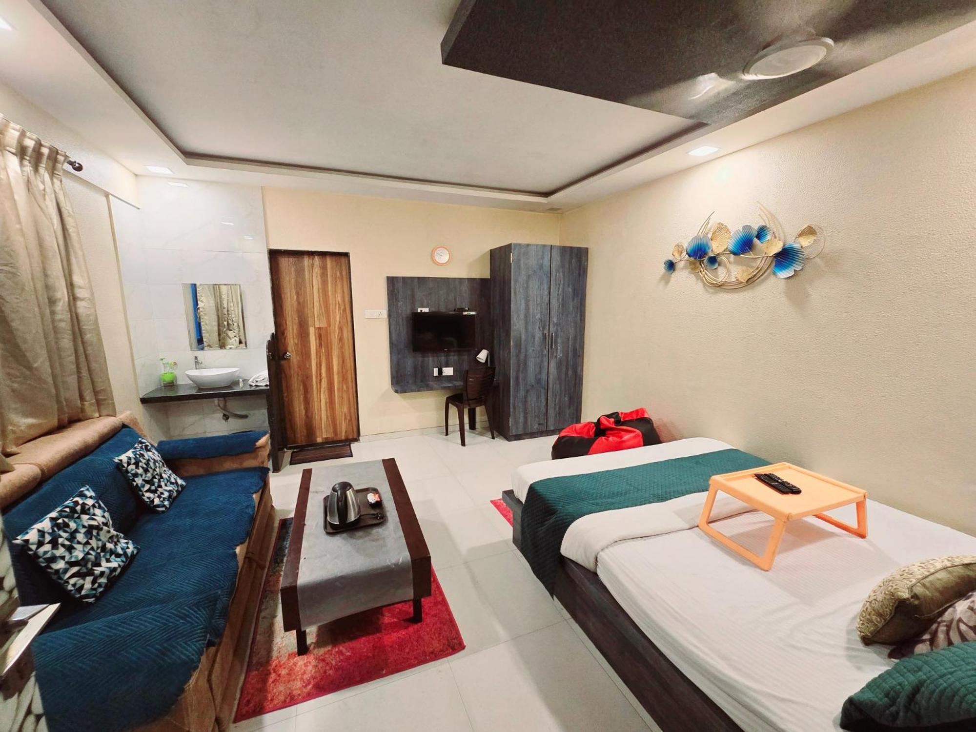 Hotel Mari Aai Residency Nova Bombaim Quarto foto