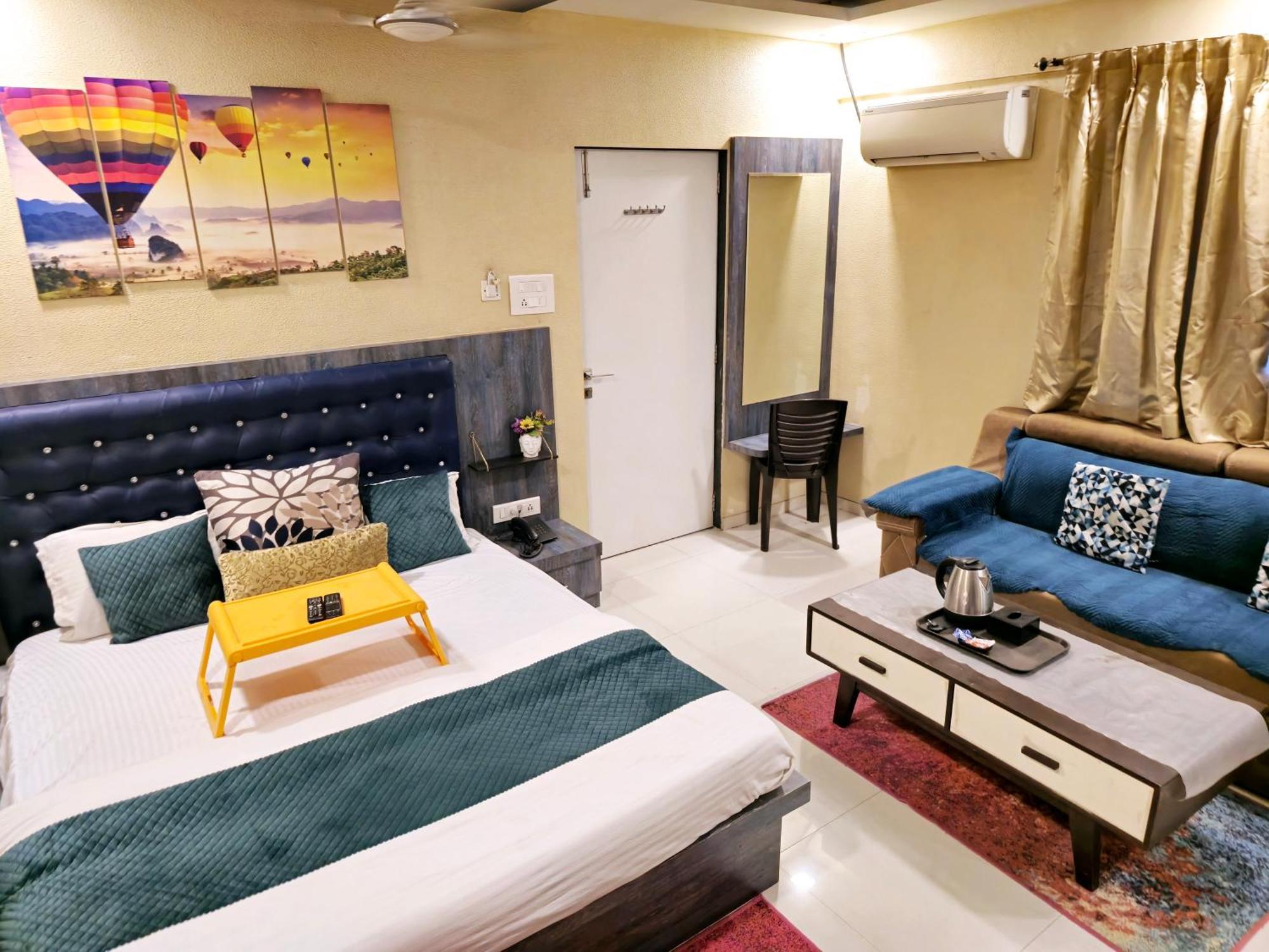 Hotel Mari Aai Residency Nova Bombaim Quarto foto