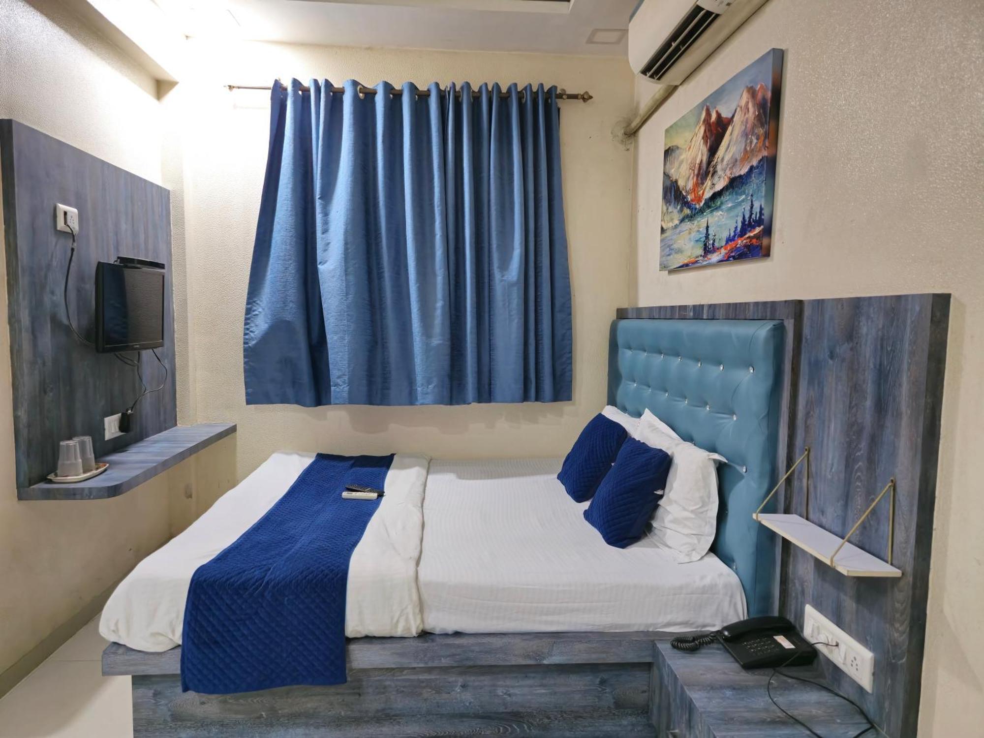 Hotel Mari Aai Residency Nova Bombaim Quarto foto