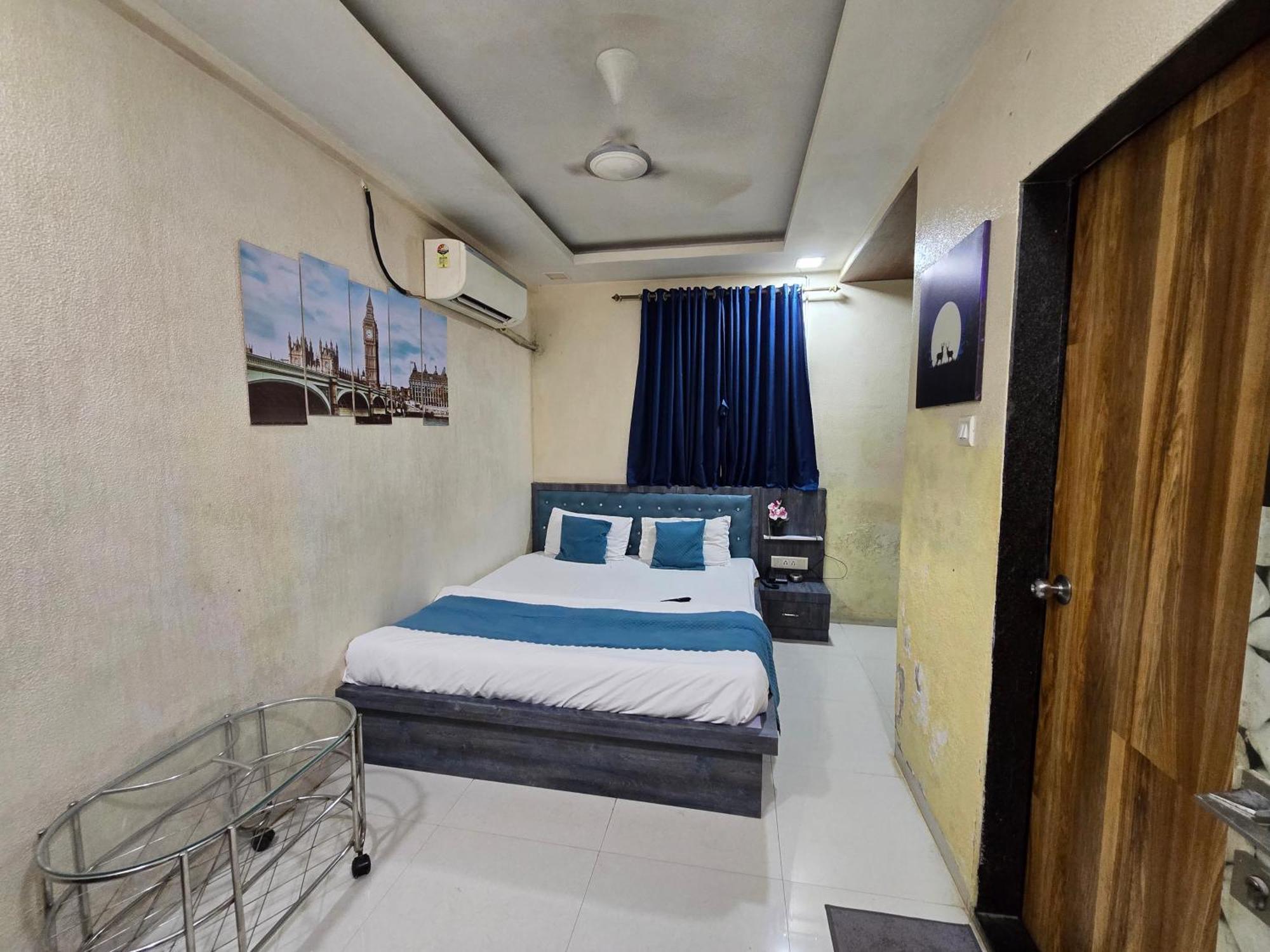 Hotel Mari Aai Residency Nova Bombaim Quarto foto
